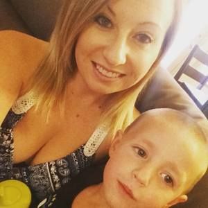 Meet your Posher, Carrie